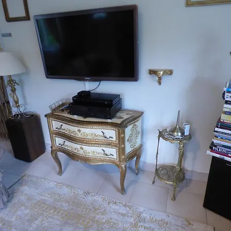 Le Clos Des Camelias Holiday home *