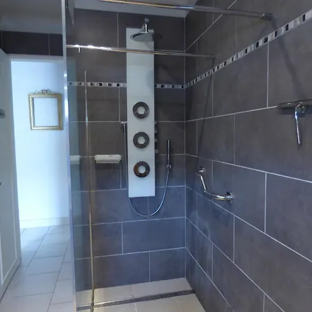Le Clos Des Camelias, 4 Chambres- 8 Personnes- 300m De La *